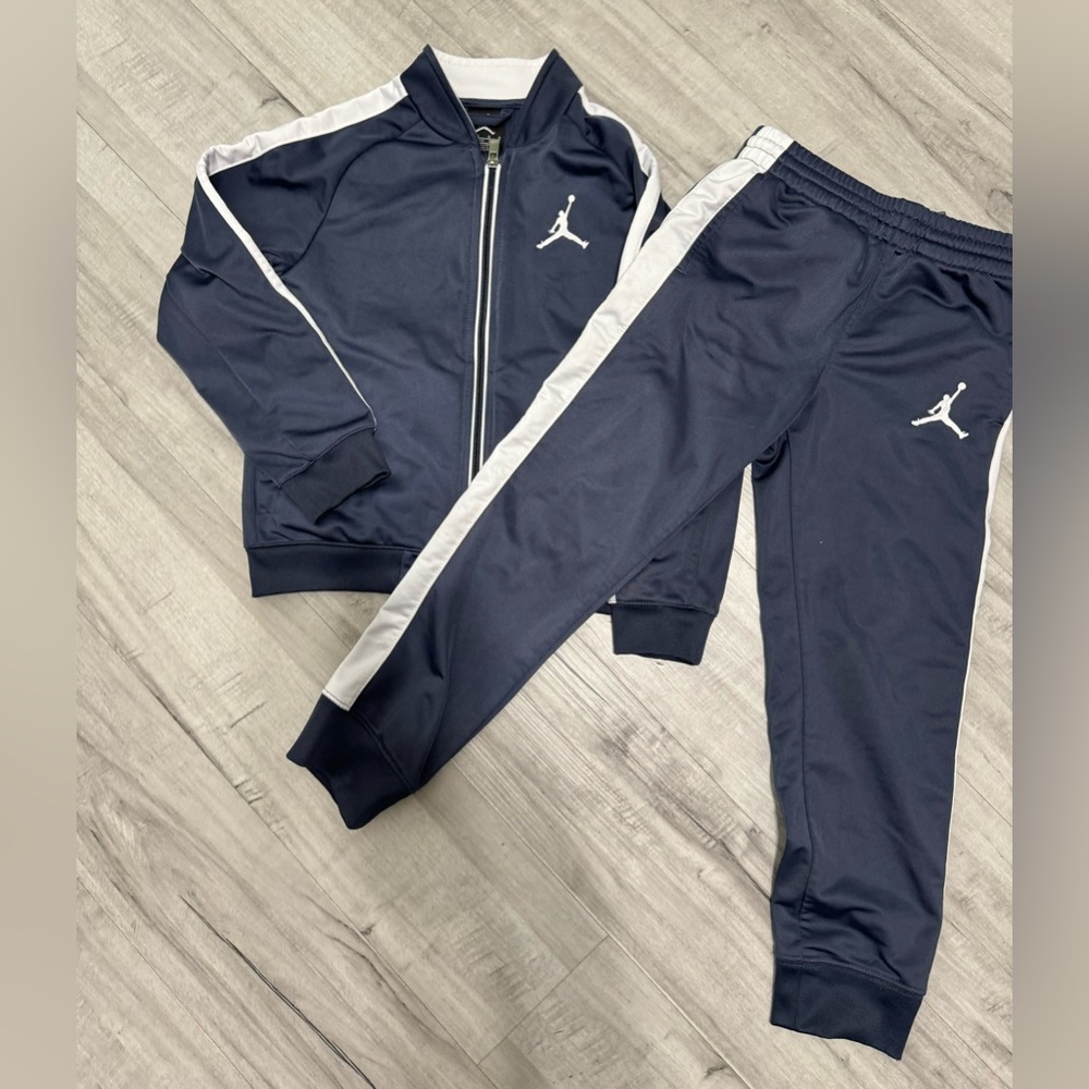 Air Jordan Boy 2 Piece Jogging Set